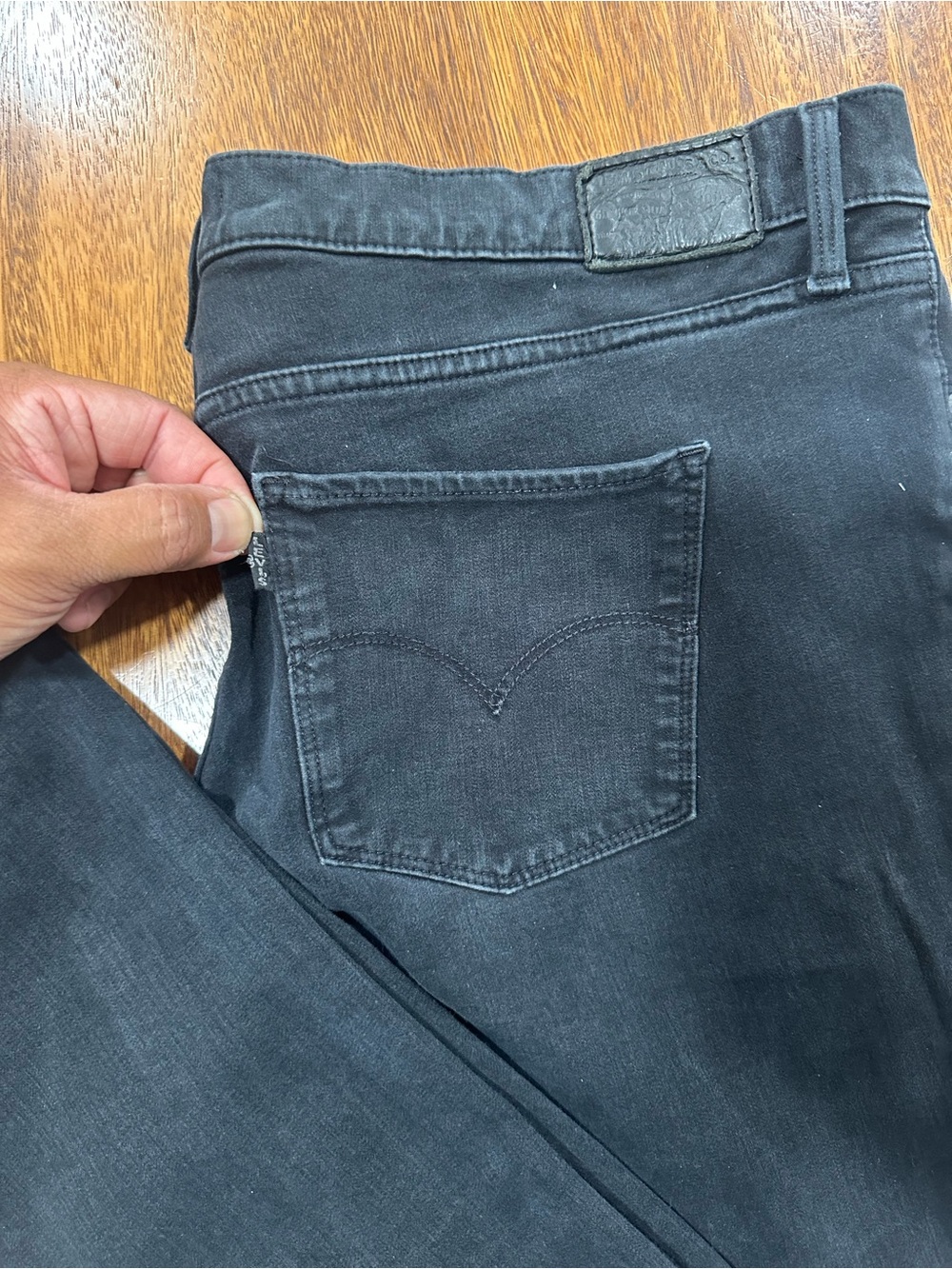 Levi’s 311 Shaping Skinny Premium Black Denim Jeans Women’s Sz 34x32 Big E 2019